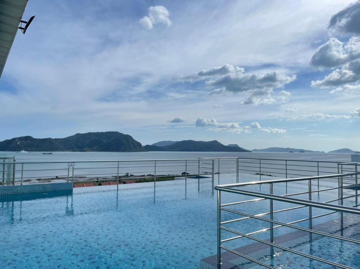 Simfoni Beliza Apartment With Roof Top Pool By Vintage Kuah Exteriér fotografie